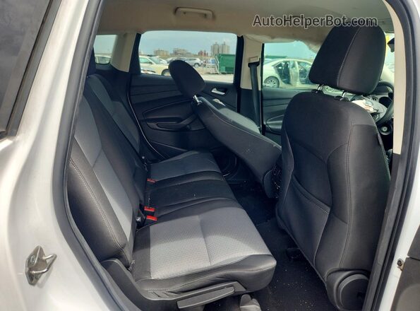 1FMCU9GD8HUE48811 2017 FORD ESCAPE White Widok wnętrza z tyłu