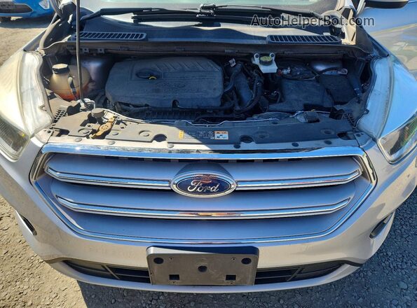 1FMCU9GD8JUA98389 2018 FORD ESCAPE Silver ძრავის განყოფილების ხედი