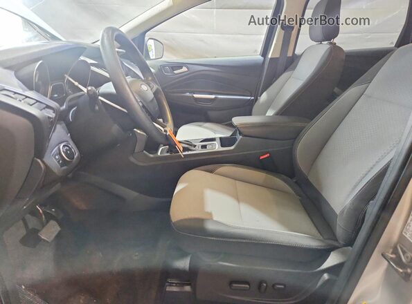 1FMCU9GD8JUB06135 2018 FORD ESCAPE Silver წინა სალონის ხედი