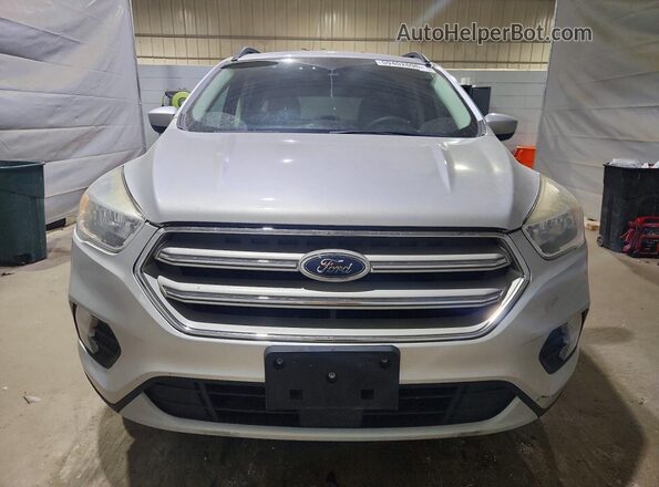 1FMCU9GD8JUB06135 2018 FORD ESCAPE Silver წინა ხედი