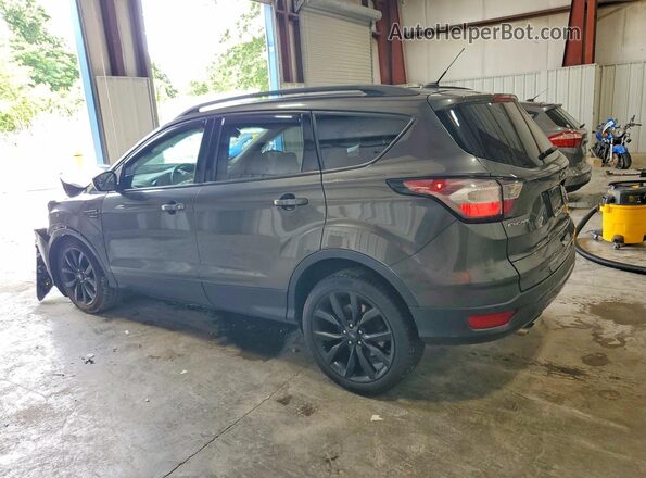 1FMCU9GD8JUB92854 2018 FORD ESCAPE Gray Trasero izquierdo
