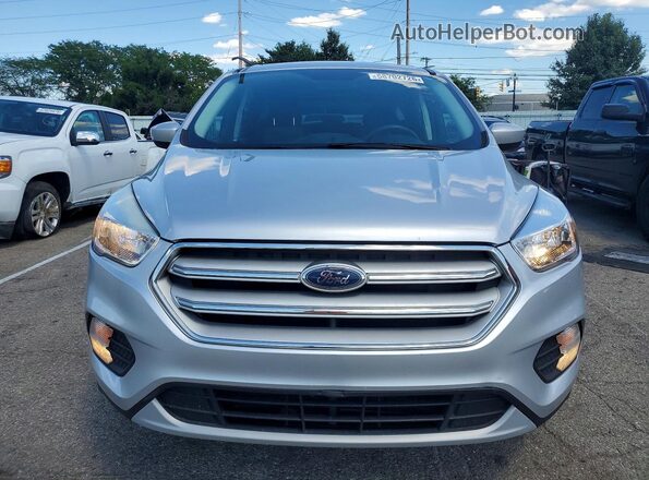 1FMCU9GD8KUA93923 2019 FORD ESCAPE Silver Widok z przodu
