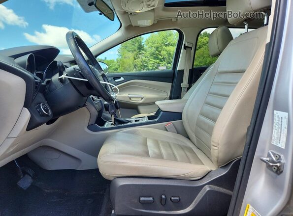 1FMCU9GD9HUB47724 2017 FORD ESCAPE Gray Front interior view