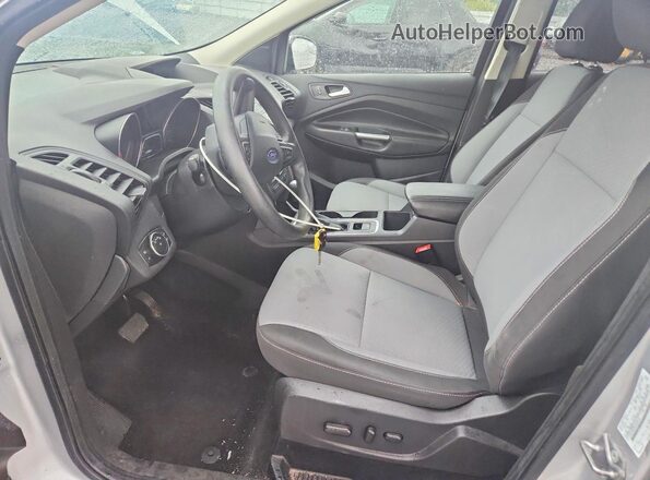 1FMCU9GD9HUD98744 2017 FORD ESCAPE Silver Вид салону спереду