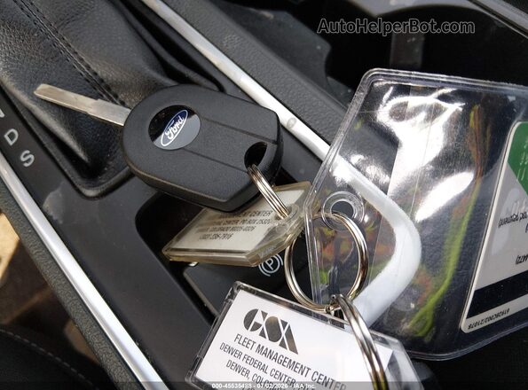 1FMCU9GD9HUE50194 2017 FORD ESCAPE White Вид панелі приладів