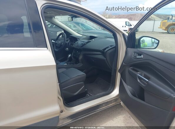 1FMCU9GD9JUD08899 2018 FORD ESCAPE Gold Front interior view