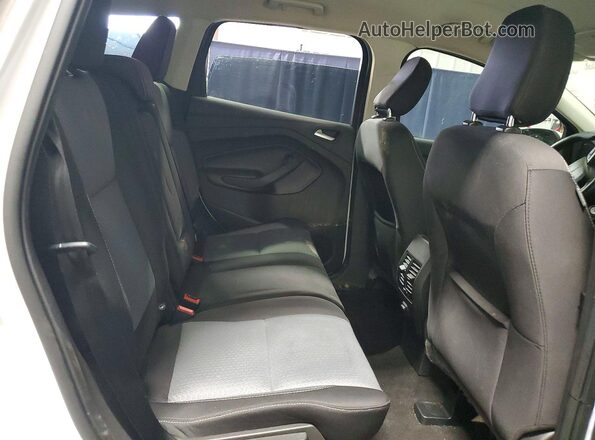 1FMCU9GD9JUD36847 2018 FORD ESCAPE White Widok wnętrza z tyłu