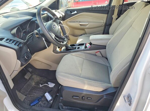 1FMCU9GDXHUB94924 2017 FORD ESCAPE White Front interior view