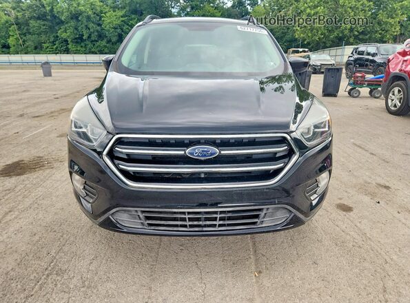 1FMCU9GDXHUE05717 2017 FORD ESCAPE Черный Вид спереди