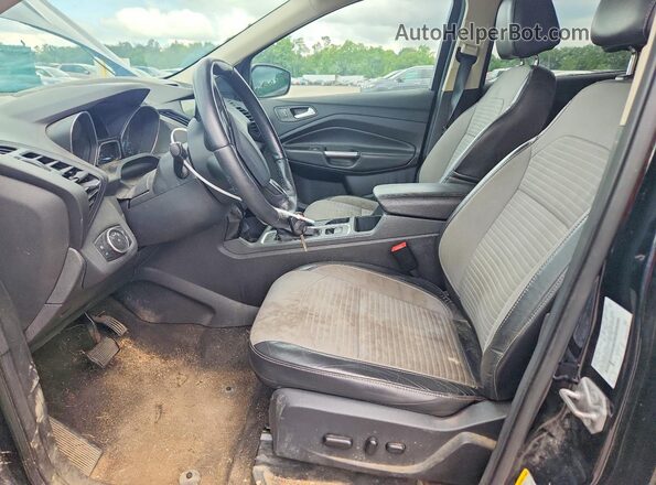 1FMCU9GDXHUE05717 2017 FORD ESCAPE Черный Вид салона спереди