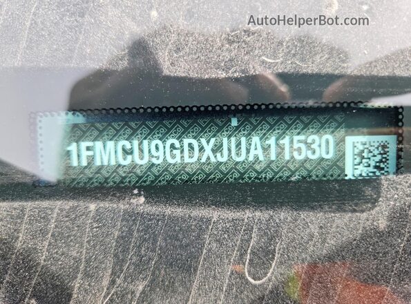 1FMCU9GDXJUA11530 2018 FORD ESCAPE Blue Vista del compartimento del motor