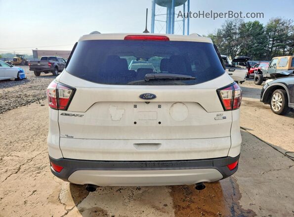 1FMCU9GDXJUA78175 2018 FORD ESCAPE Белый Вид сзади