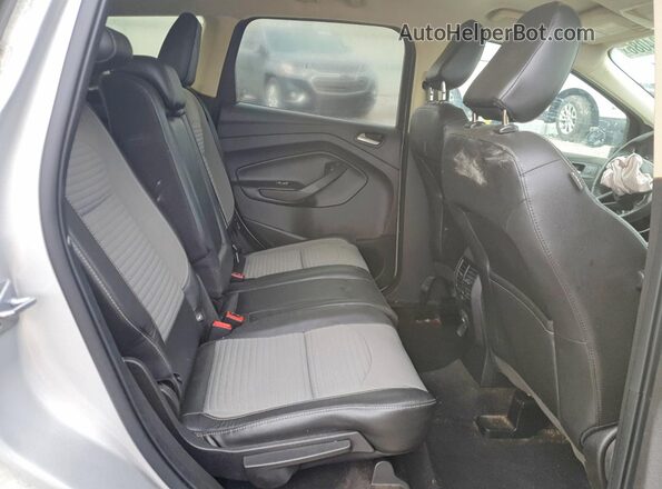 1FMCU9GDXJUB08713 2018 FORD ESCAPE Silver Vista interior trasera