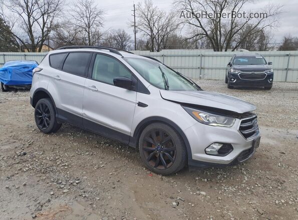 1FMCU9GDXJUB08713 2018 FORD ESCAPE Silver Delantero derecho