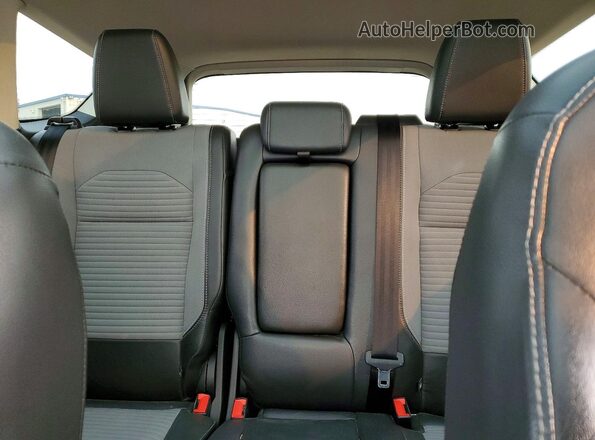 1FMCU9GDXJUB32638 2018 FORD ESCAPE White Vista de los asientos traseros