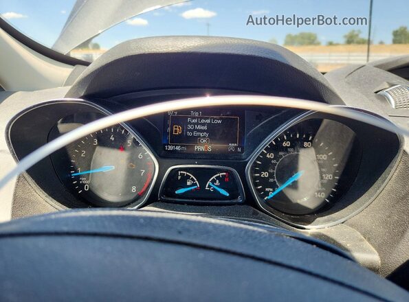 1FMCU9GDXJUB85727 2018 FORD ESCAPE Серый Вид щитка приборов