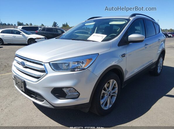 1FMCU9GDXJUD08524 2018 FORD ESCAPE Silver Przód lewy