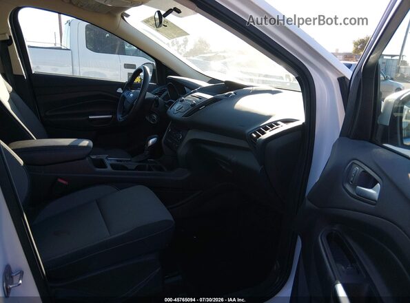1FMCU9GDXJUD08555 2018 FORD ESCAPE White Front interior view