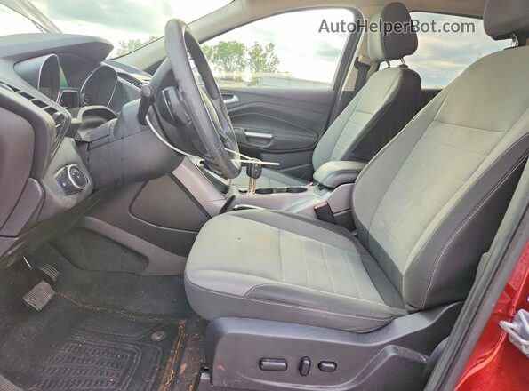 1FMCU9GX2GUB21152 2016 FORD ESCAPE Красный Вид салона спереди