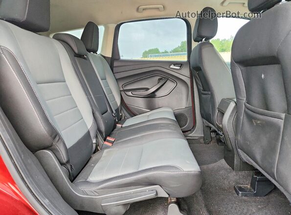 1FMCU9GX2GUB21152 2016 FORD ESCAPE Красный Вид задней части салона