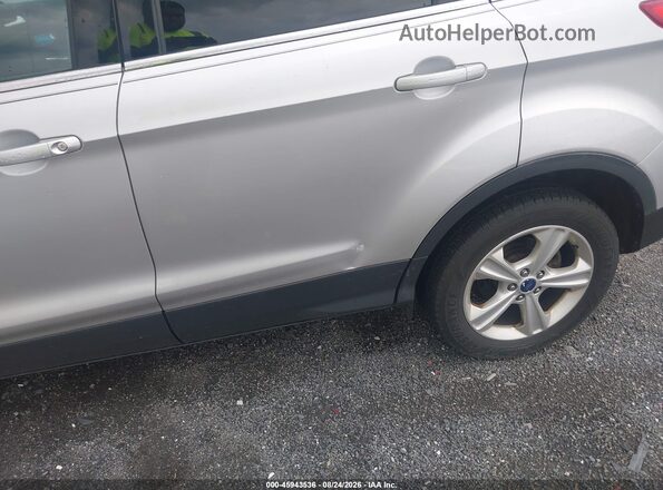 1FMCU9GX5GUB19007 2016 FORD ESCAPE Silver Widok z przodu