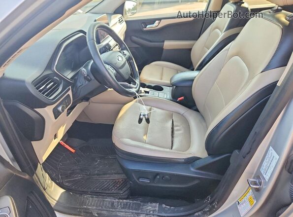1FMCU9H63LUC77720 2020 FORD ESCAPE Серебряный Вид салона спереди