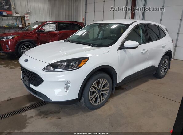 1FMCU9H67NUB07797 2022 FORD ESCAPE Белый Передняя левая четверть