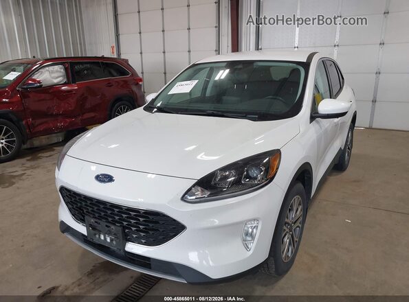 1FMCU9H67NUB07797 2022 FORD ESCAPE Белый Вид спереди