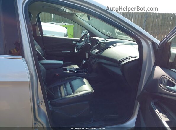 1FMCU9HD2JUA46495 2018 FORD ESCAPE Silver Սալոնի դիմացի տեսք