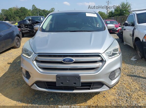 1FMCU9HD2JUA46495 2018 FORD ESCAPE Silver Սարքավորումների վահանակի տեսք
