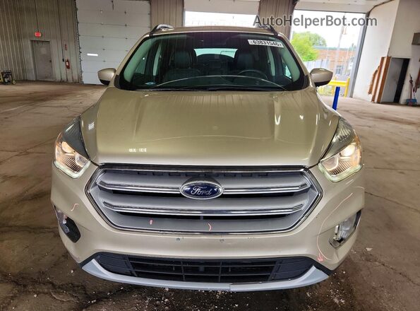 1FMCU9HD3JUB23925 2018 FORD ESCAPE Gold Widok z przodu