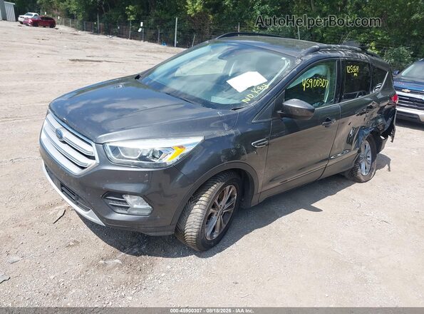 1FMCU9HD4JUC98216 2018 FORD ESCAPE Серый Передняя левая четверть