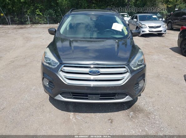 1FMCU9HD4JUC98216 2018 FORD ESCAPE Серый Вид панели приборов