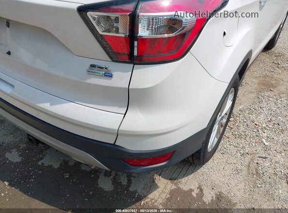 1FMCU9HD5JUC67606 2018 FORD ESCAPE White Widok z przodu