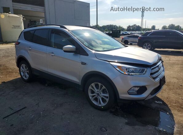 1FMCU9HD6JUC45288 2018 FORD ESCAPE Silver Przód prawy
