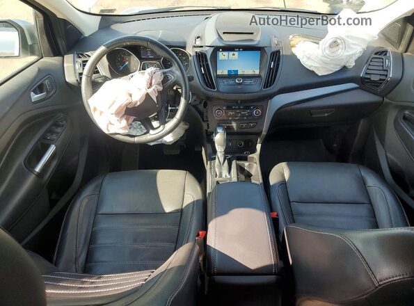 1FMCU9HD6JUC45288 2018 FORD ESCAPE Silver Widok deski rozdzielczej