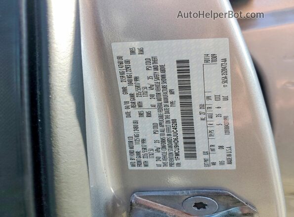 1FMCU9HD6JUC45288 2018 FORD ESCAPE Silver Widok naklejki z numerem VIN