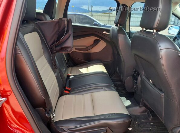 1FMCU9HD6KUC04225 2019 FORD ESCAPE Red Widok tylnych siedzeń