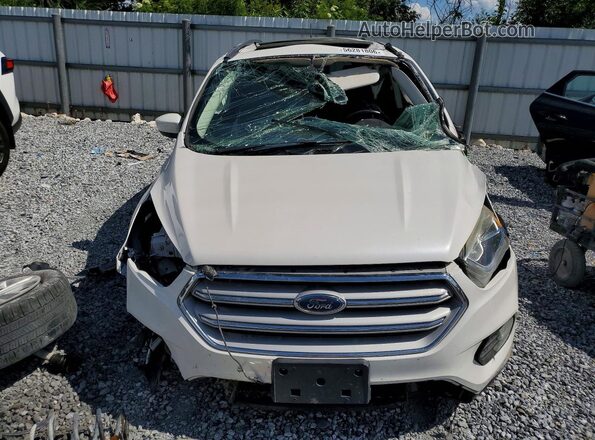 1FMCU9HDXJUA77784 2018 FORD ESCAPE Белый Вид спереди