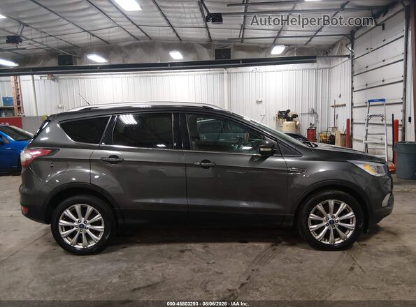 1FMCU9J90HUB22098 2017 FORD ESCAPE Серый Вид задней части салона
