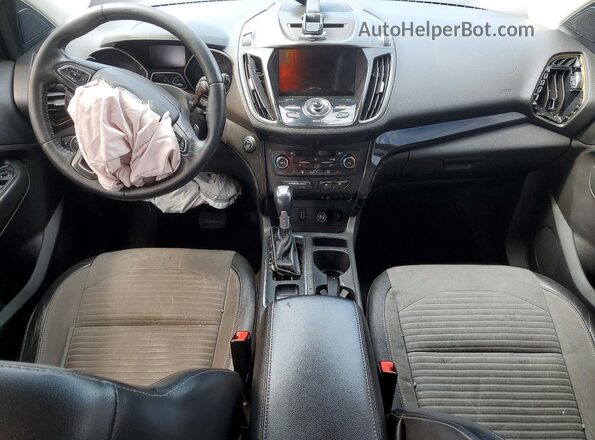 1FMCU9J90HUB22330 2017 FORD ESCAPE Gray Vista del salpicadero