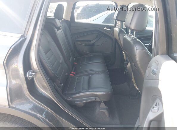 1FMCU9J90HUC10830 2017 FORD ESCAPE Gray Widok naklejki z numerem VIN