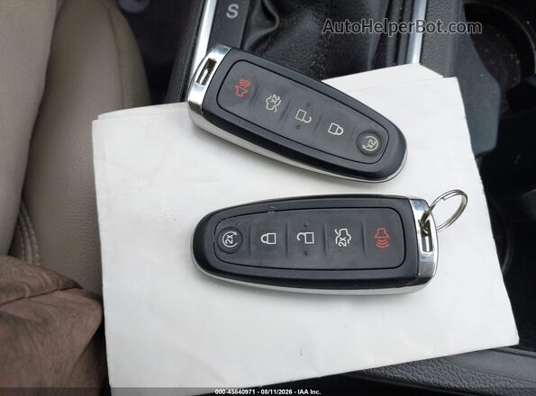 1FMCU9J90JUB99320 2018 FORD ESCAPE Gold Dashboard view