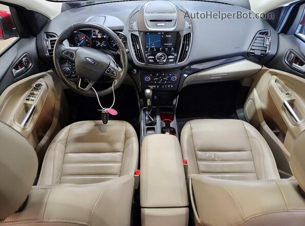1FMCU9J91HUB75960 2017 FORD ESCAPE Red Widok deski rozdzielczej