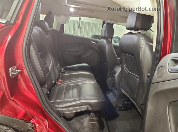 1FMCU9J92HUB91052 2017 FORD ESCAPE Красный Вид задней части салона