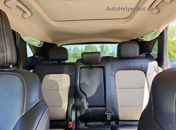 1FMCU9J94MUA03335 2021 FORD ESCAPE Red Rear seats view
