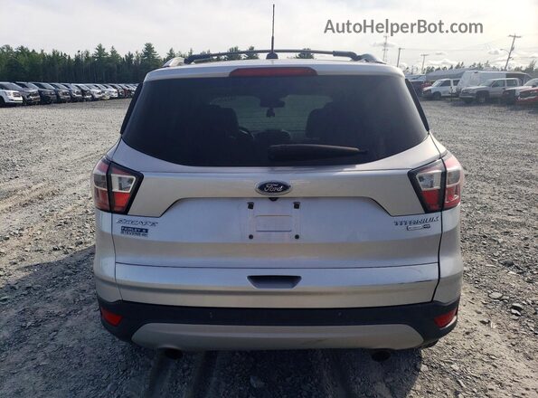 1FMCU9J95HUA70239 2017 FORD ESCAPE Серебряный Вид сзади
