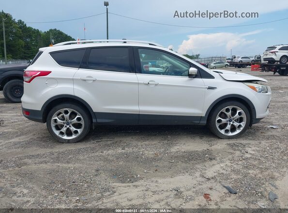 1FMCU9J96GUA92152 2016 FORD ESCAPE White Widok wnętrza z tyłu