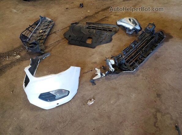 1FMCU9J96HUB99882 2017 FORD ESCAPE Белый 