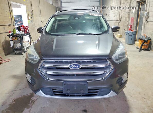 1FMCU9J97HUB33454 2017 FORD ESCAPE Серый Вид спереди